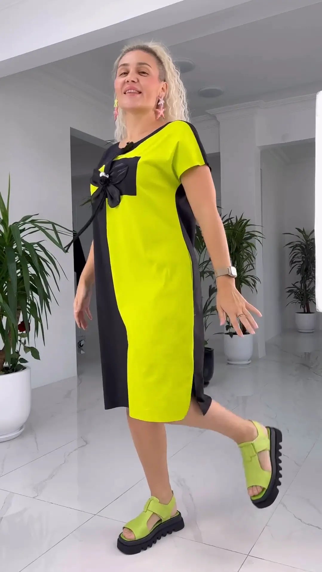 Nova ženska obleka iz krpan s cvetličnimi resicami 2024