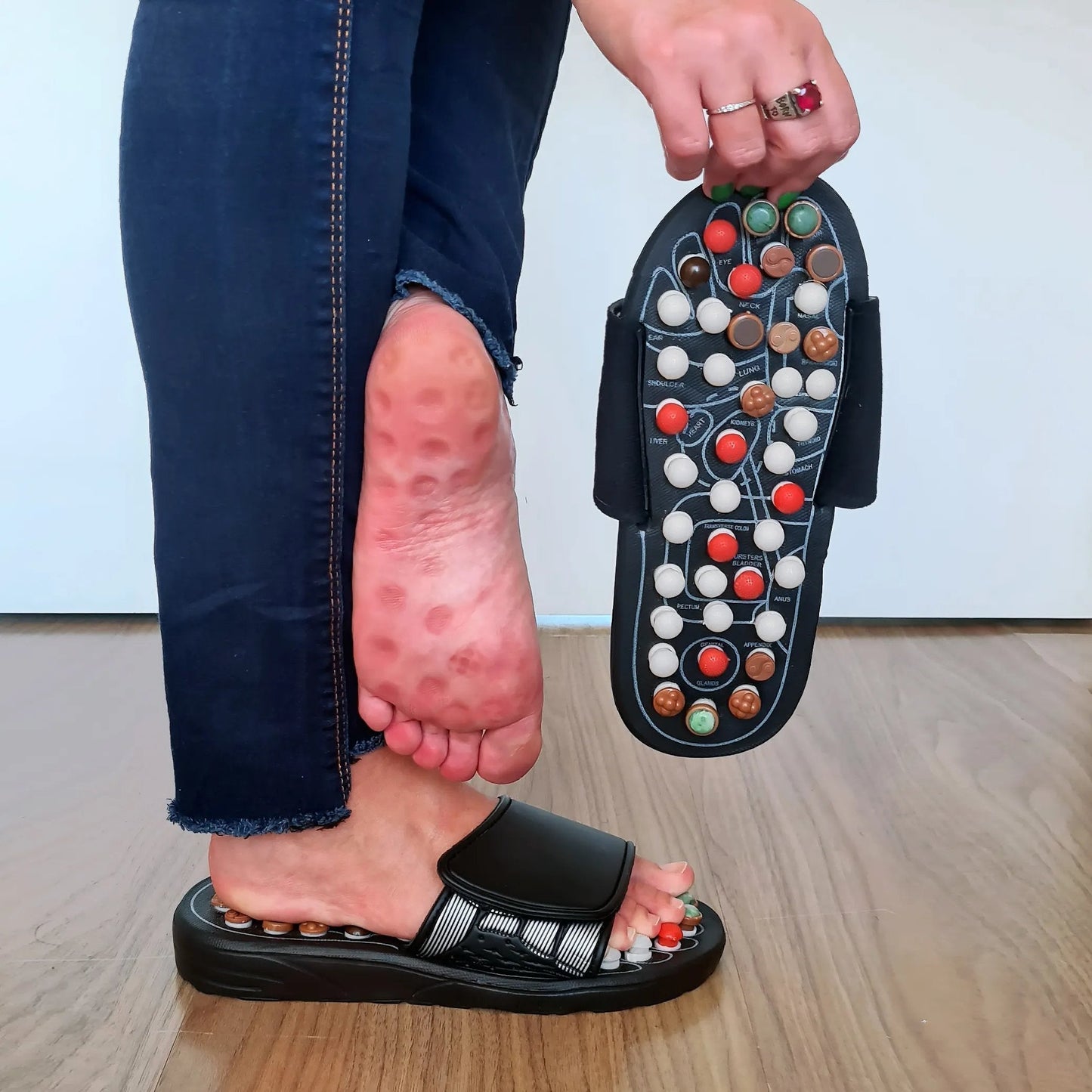 Dnevna akupresurna in refleksna masaža stopal